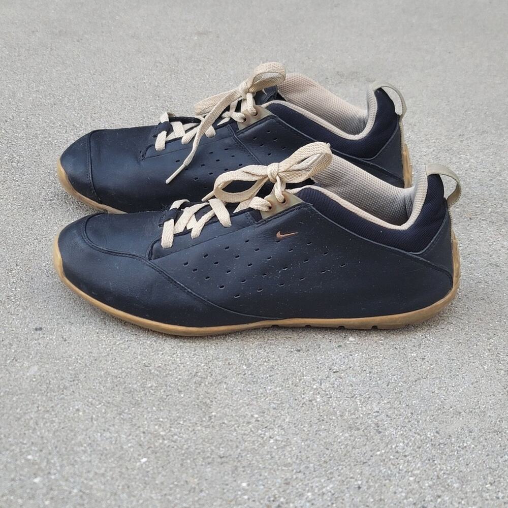 Nike Air Trance Low Leather Shoes - Picture 2 of 7
